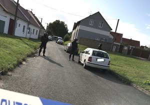 Policejní akce v Dobřanech souvisela s nálezem mrtvoly u mateřské školky.