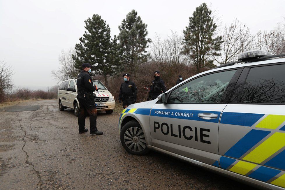 Policie 2. ledna vyjížděla k nálezu mrtvoly ve značném stadiu rozkladu na Zličíně.