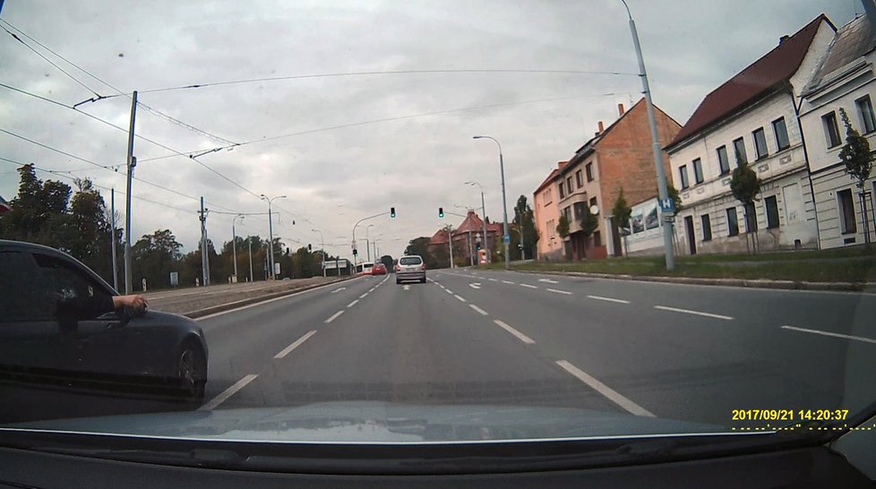 Incident, při kterém měl údajně policista napadnout řidiče.