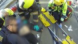 Hrdinové v uniformě: Pražští policisté zachraňovali životy po tramvajových nehodách