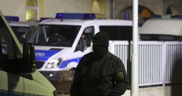 Razie proti islamistům v Německu. Policie zmařila plány na teroristický útok