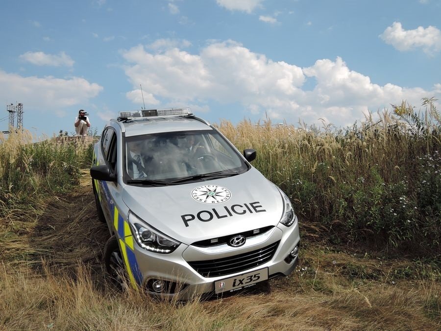 Policie už loni dostala od Hyundaie 150 terénních aut.