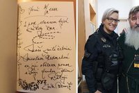 Policistka Mirka odchytila zaběhlou fenku: Majitel jí osobně poděkoval