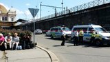 Muž v Plzni na nádraží ohrožuje cestující nožem, volali vyděšení lidé policisty