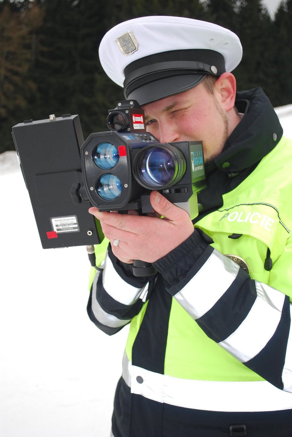 Větší pokuta hrozí také za rychlou jízdu. Pokud to bude o více než 40 km/h v obci nebo o více než 50 km/h mimo ni, můžete dostat pokutu až 25 tisíc korun.