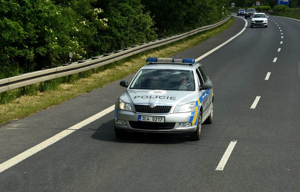 Dohled nad dopravou z policejního autobusu