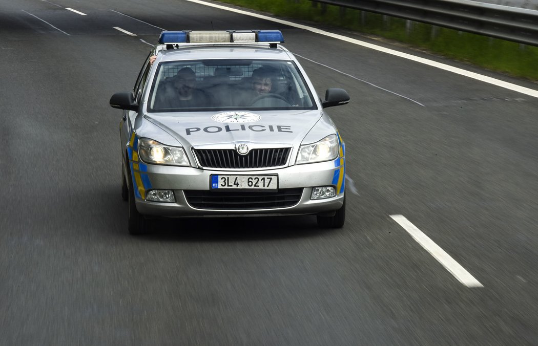 Dohled nad dopravou z policejního autobusu