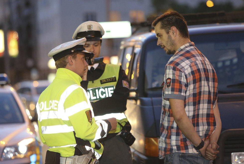 Policisté se během prevence zaměřují také na kontrolu alkoholu za volantem (ilustrační foto).