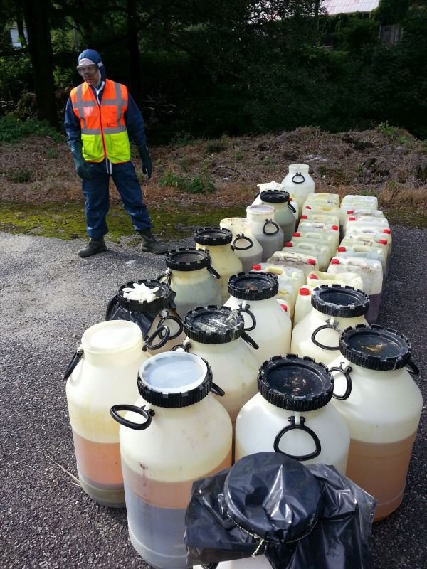 Policie odhalila 15členný gang na výrobu drog. Zadržela u nich desítky kilogramů pervitinu a marihuany.