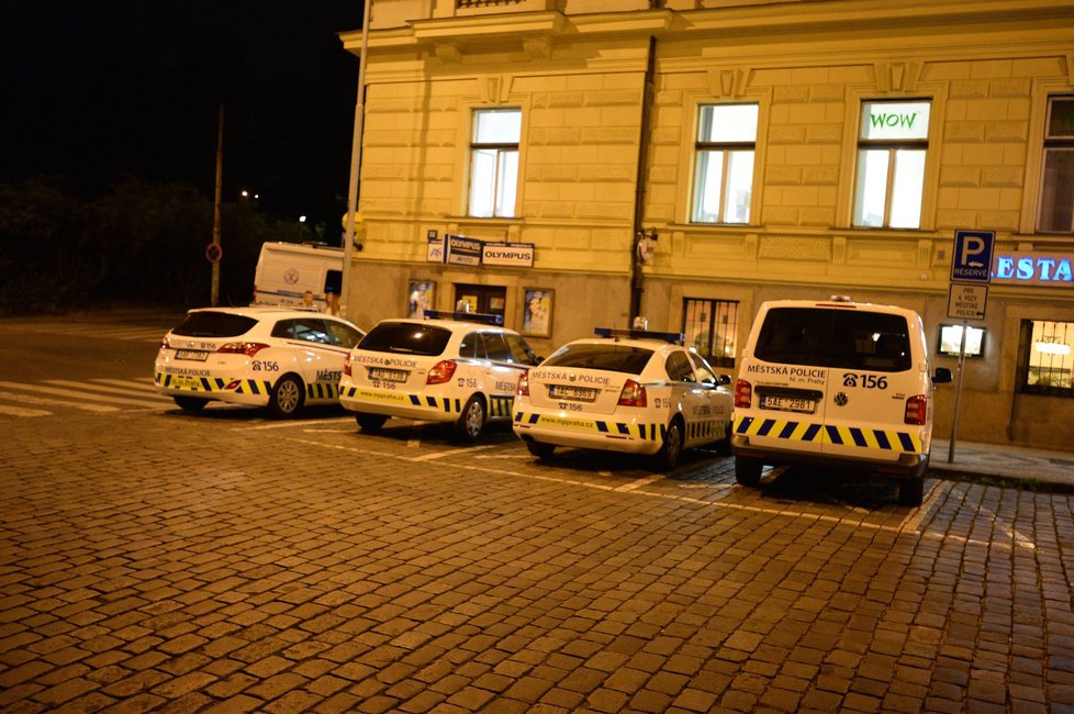 Společně s dvěma strážníky městské policie se zúčastnil páteční noční hlídky i redaktor Blesk.cz, aby zjistil, jak vypadá obvyklá služba městské policie.