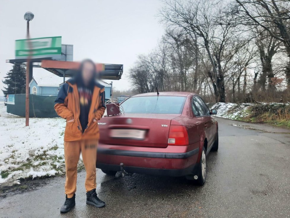 Cizinec (30) si na Hodonínsku zvykl jezdit bez řidičáků a pod vlivem drog. Policisté mu sebrali auto.
