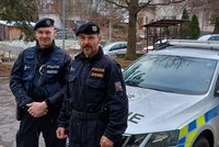 Už visel! Sebevraha odřízli policisté na poslední chvíli