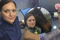 Policistka Anna je posedlá selfie. Jsi urážka strážců zákona, útočí na ni