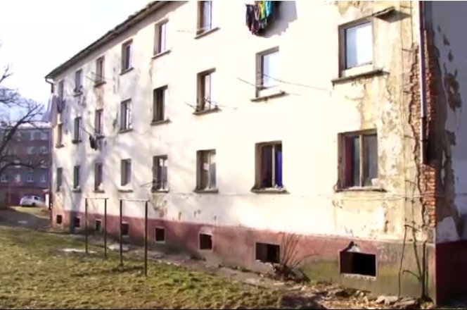 V jednom bytovém domě na Slovensku našli sousedé dvě mrtvoly. Úmrtí spolu prý nesouvisí.