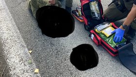 Policisté speciální jednotky Temelín poskytli první pomoc seniorovi, který havaroval na kole.
