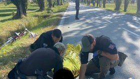 Policisté speciální jednotky Temelín poskytli první pomoc seniorovi, který havaroval na kole.