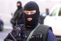 Londýnská policie zadržela údajné teroristy