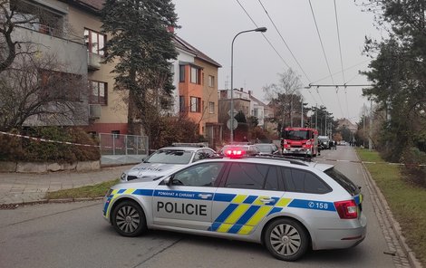 Policisté uzavřeli ulici, kde je ukrajinský konzulát.