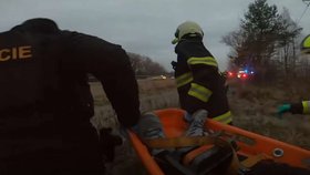 Záběry ze zásahu policie a hasičů