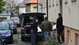 Policie v bytě na Praze 9 našla dvě těla