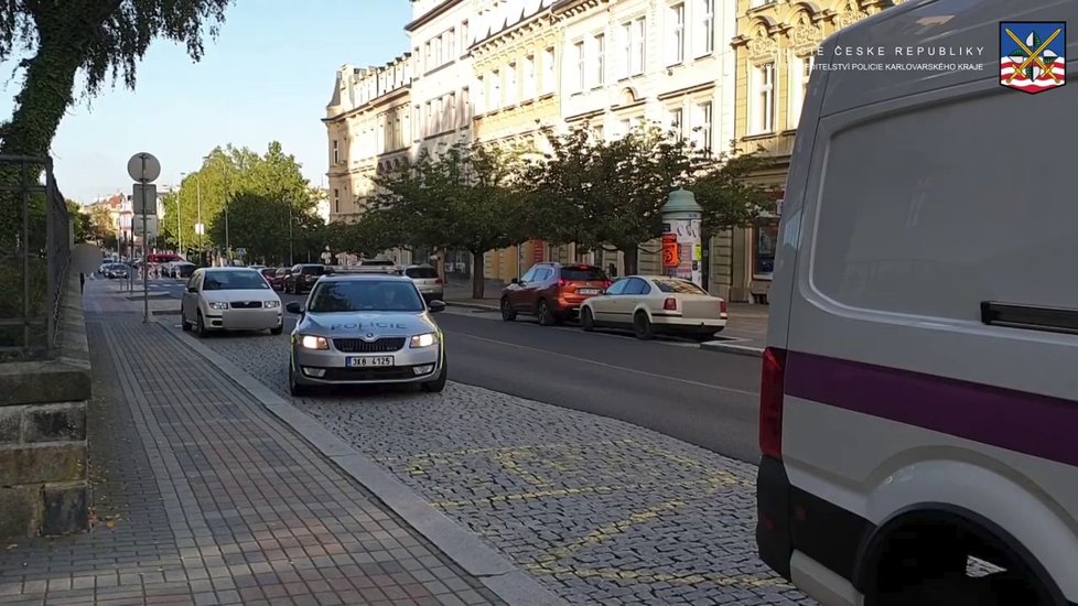 Únosce vzal za rukojmí svou přítelkyni. Policisté ho dopadli díky vrtulníku