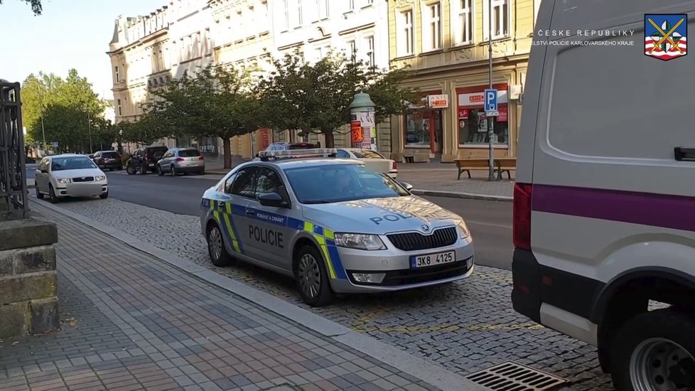 Únosce vzal za rukojmí svou přítelkyni. Policisté ho dopadli díky vrtulníku