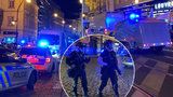 Po zuby ozbrojení policisté a pyrotechnici zasahovali v centru Prahy: Nebezpečný muž vyhrožoval v restauraci