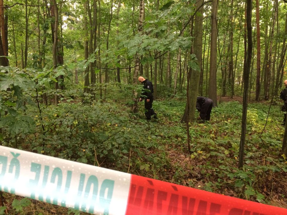 V Újezdu nad Lesy někdo pobodal cizince (43), policie vyšetřuje okolnosti události.