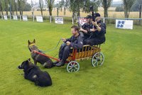 Příručka pro policisty: Nechovejte se jak idioti...