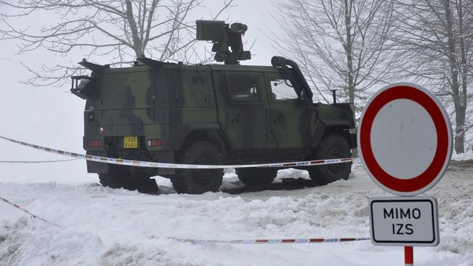 Policie začala 2. února odvážet munici z areálu muničních skladů ve Vrběticích.
