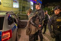 Mladík hrozil členům české vlády atentátem nebo fyzickou likvidací: Kriminalisté NCOZ ho obvinili