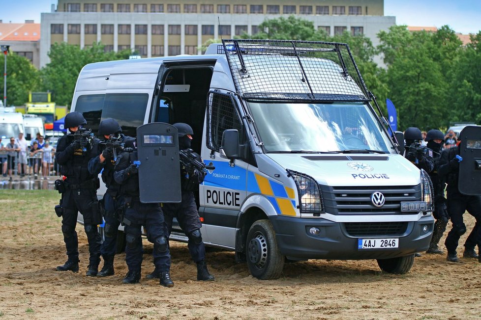 Policisté jednotky SPJ