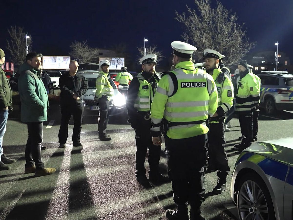 Policisté o víkendu vyrazili na nelegální tuningový sraz. Padly desítky pokut! | Auto.cz