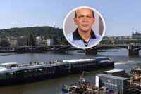 Policejní šéfové na Vltavě: Raut a plavba za stovky tisíc!