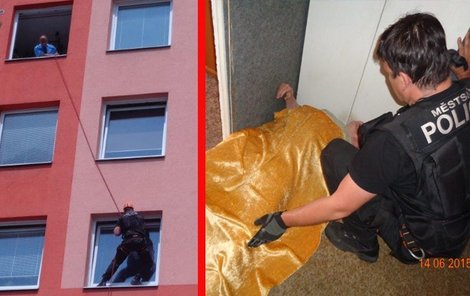 Strážníci se dostávají po laně do bytu a tam našli seniora ležícího na zemi.