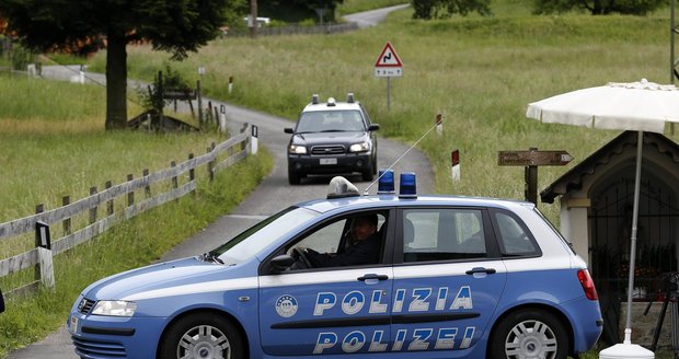 Policista ve Švýcarsku dostal pokutu za to, že stíhal dodávku s heroinem bez zapnutého majáku. (Ilustrační foto)