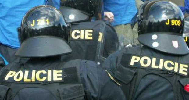 Ilustrační foto. Těžkooděnci doplní nedostatečné zástupy policistů ve šluknovském výběžku