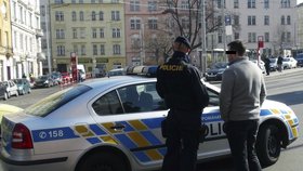 Opilý instruktor policejní akademie boural v Praze.