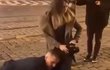Zásah policisty po párty v baru vyšetřuje GIBS. Zásah policisty po párty v baru vyšetřuje GIBS.