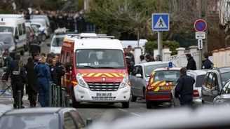 Střelec zaútočil na školu ve Francii. Zabil tři děti