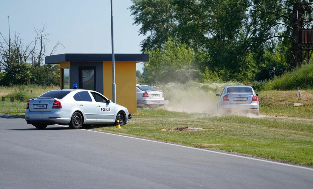 Policisté ČR nacvičují PIT manévr