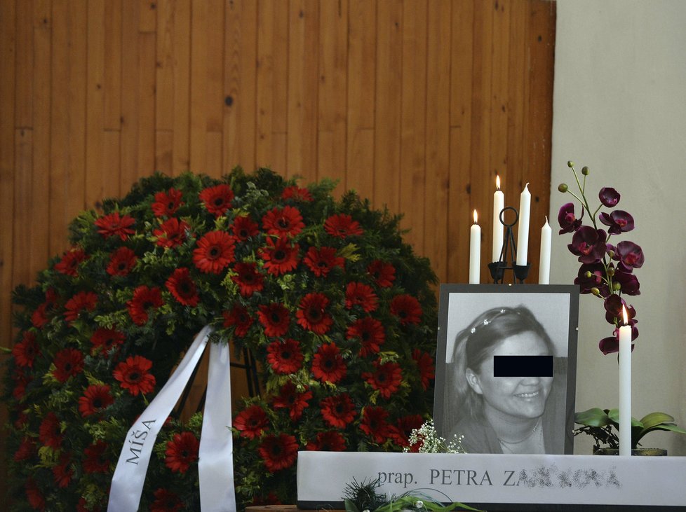 Policistka Petra Z. přišla o život, když se snažil zachránit jiné