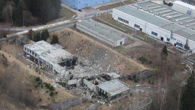 Obraz zkázy v Poličských strojírnách: Výbuch TNT způsobil ve skladu řetězovou reakci.