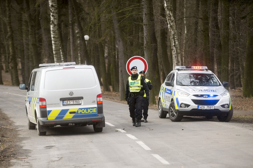 Obraz zkázy v Poličských strojírnách: Výbuch TNT způsobil ve skladu řetězovou reakci.