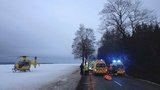 Na při nehodě u Poličky zemřela spolujezdkyně: Zraněné dítě vyprostili hasiči