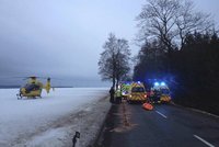Na při nehodě u Poličky zemřela spolujezdkyně: Zraněné dítě vyprostili hasiči