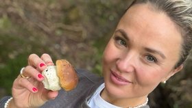 Monika Oborná (ANO) na houbách (září 2026)