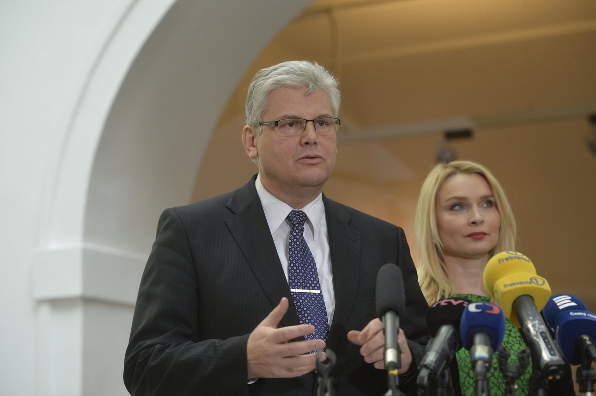 Ministr zdravotnictví Miloslav Ludvík (53, ČSSD)