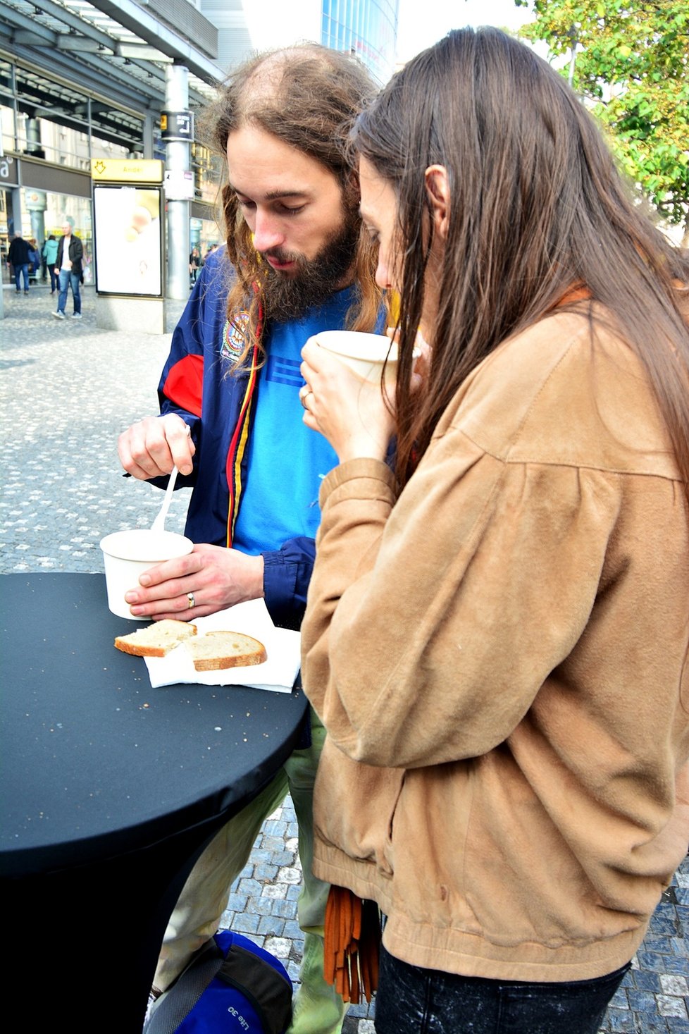 Můžete se těšit na takové kuchaře jako je Roman Paulus, Jan Wiesner, restaurace Spojka Karlín, Etnosvět, Sezio a další.