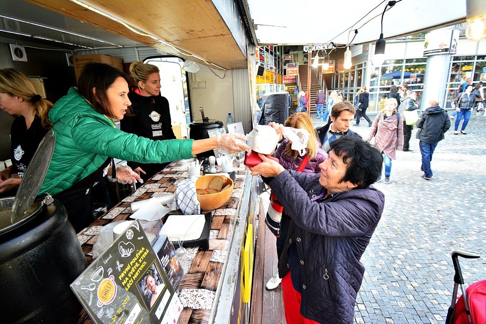 Můžete se těšit na takové kuchaře jako je Roman Paulus, Jan Wiesner, restaurace Spojka Karlín, Etnosvět, Sezio a další.